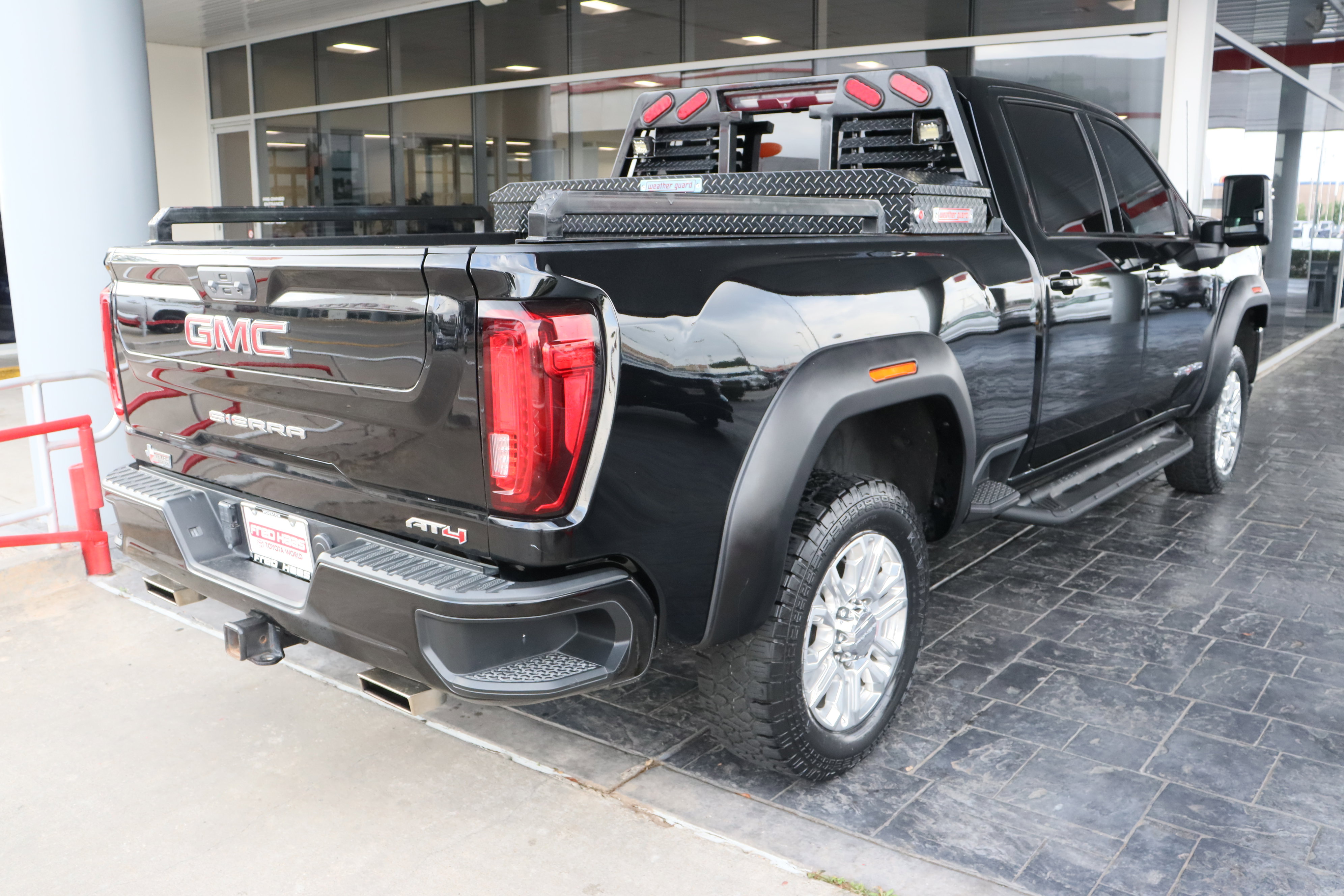Used 2022 GMC Sierra 2500 AT4 image 7