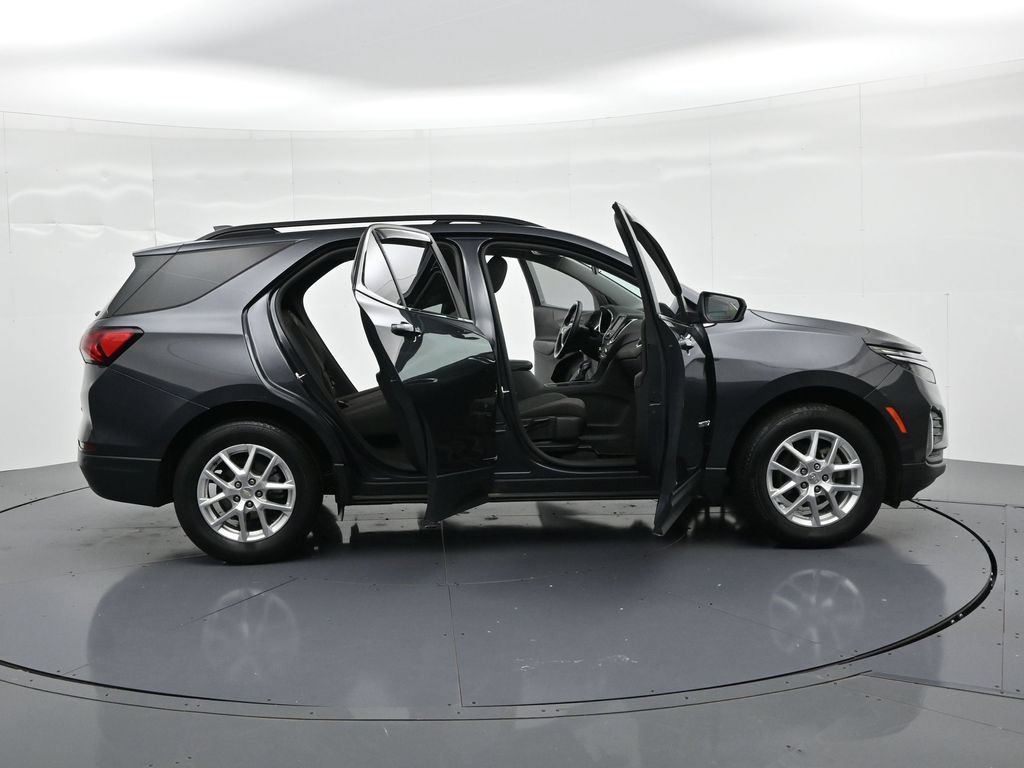 Used 2023 Chevrolet Equinox LT AWD/4WD image 21