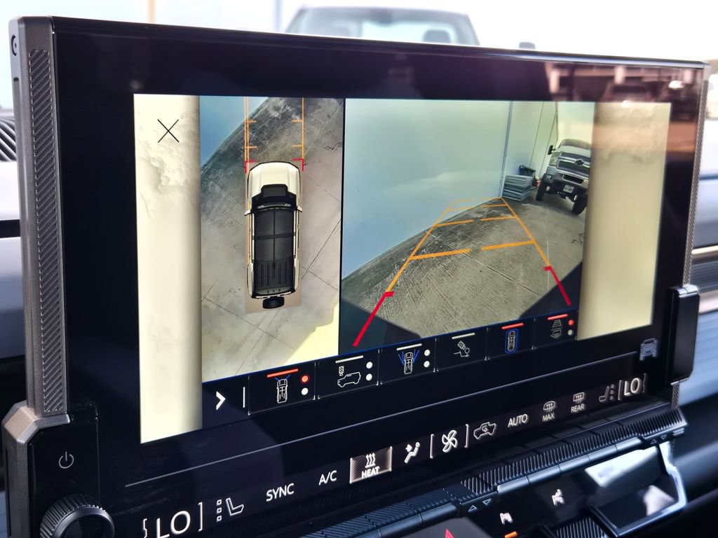 Used 2025 GMC Hummer EV 3X w/ LPO, Dark Essentials Package image 19