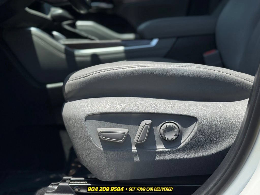 Used 2021 Toyota Highlander Limited FWD image 16