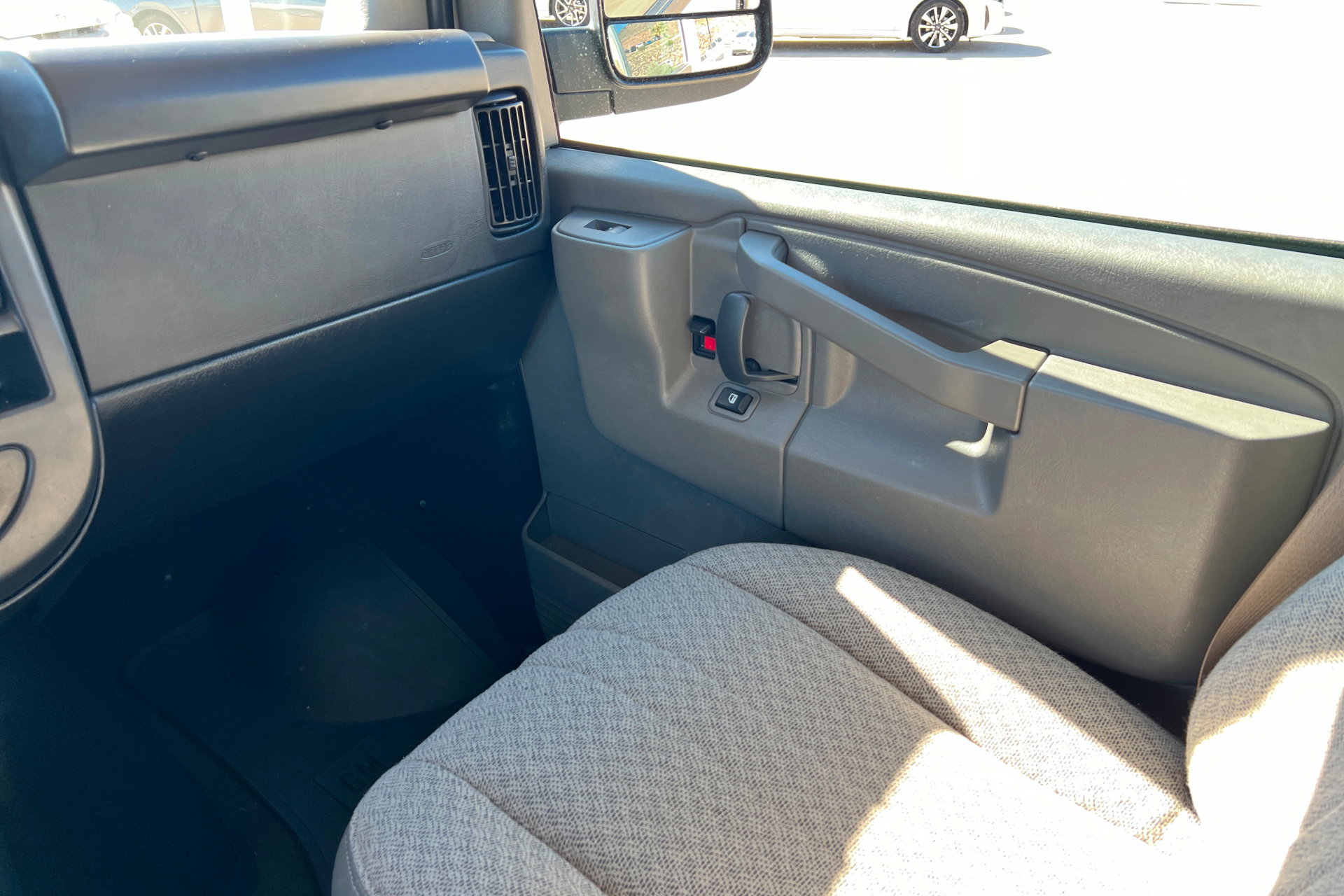 Certified 2024 Chevrolet Express 3500 LT w/ LT Preferred Equipment Group image 11