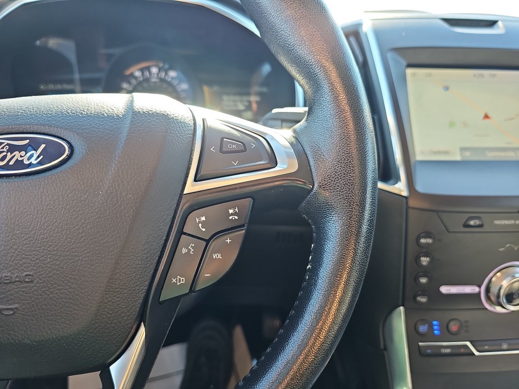 Used 2020 Ford Edge Titanium w/ Equipment Group 301A AWD/4WD image 18