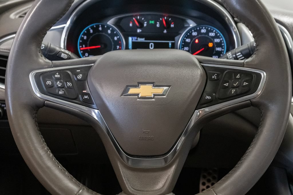 Used 2016 Chevrolet Malibu Premier w/ Driver Confidence Package FWD image 14