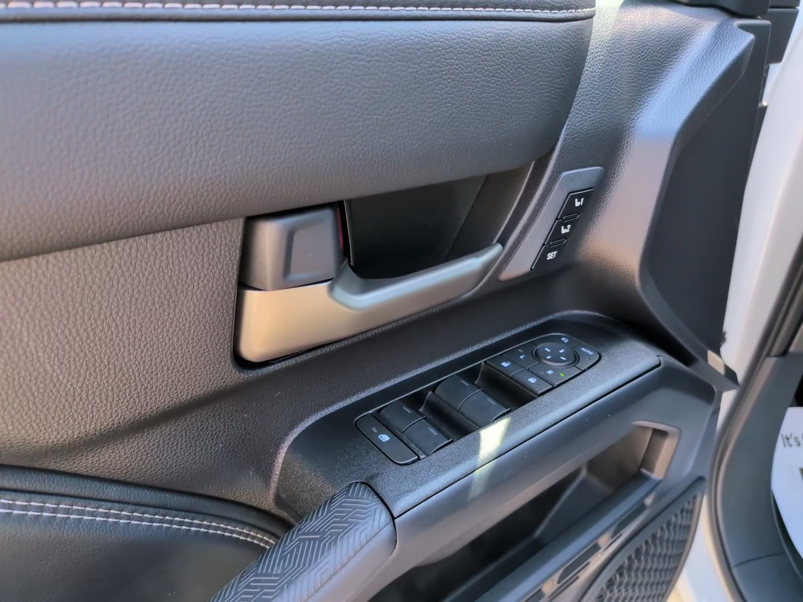 Used 2025 Toyota 4Runner Limited image 16