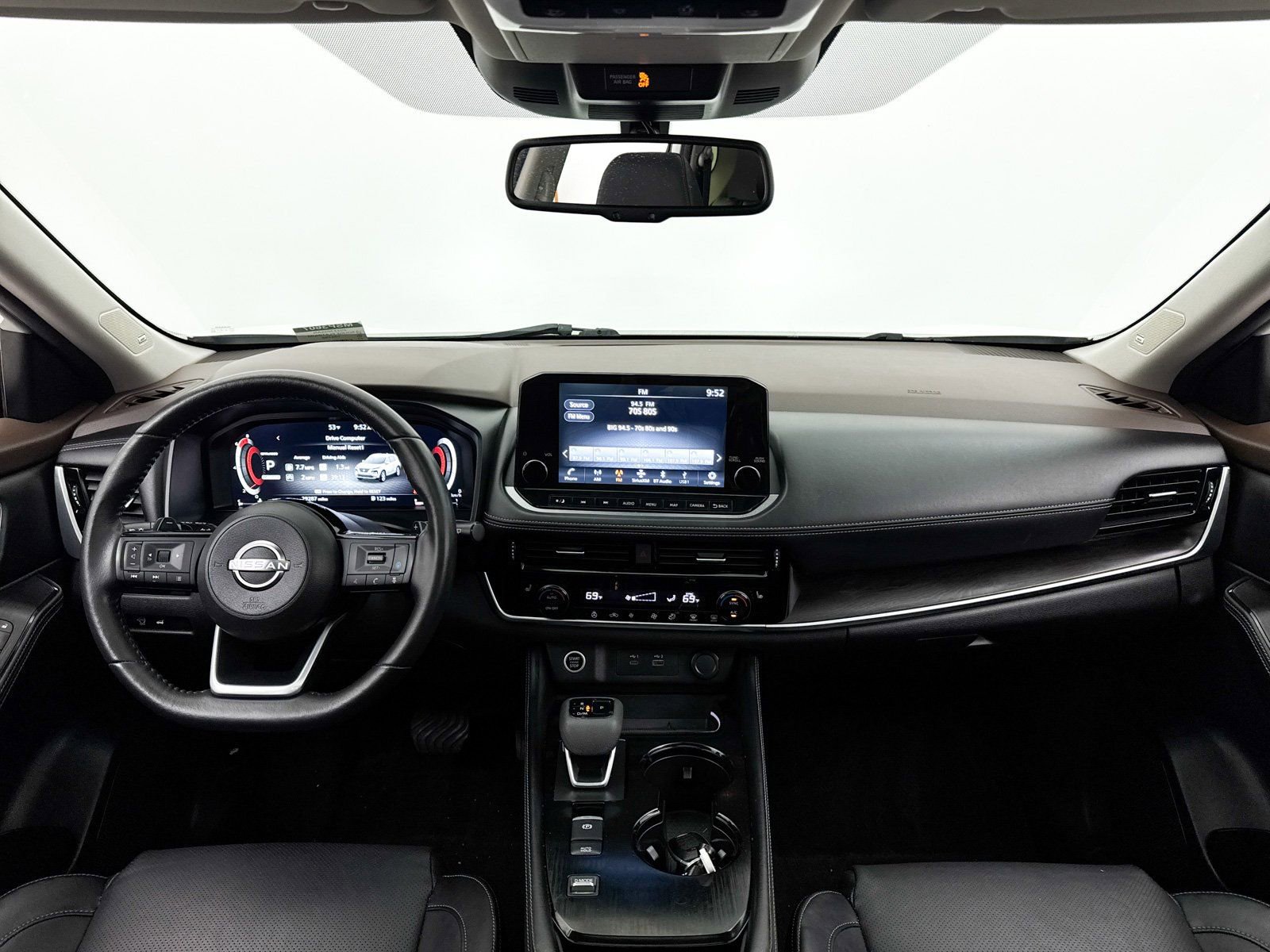 Used 2023 Nissan Rogue Platinum image 19