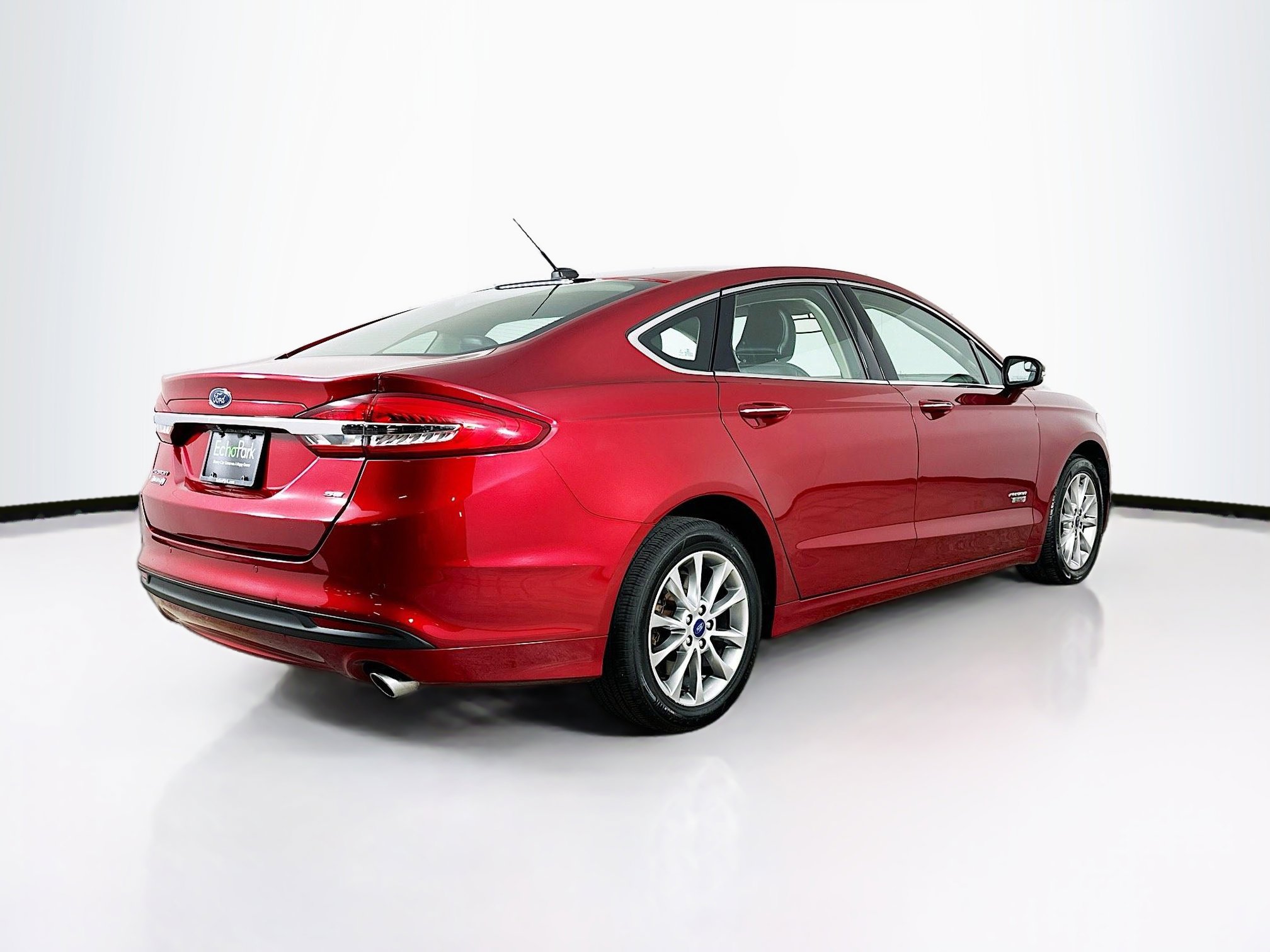 Used 2018 Ford Fusion Energi SE image 9