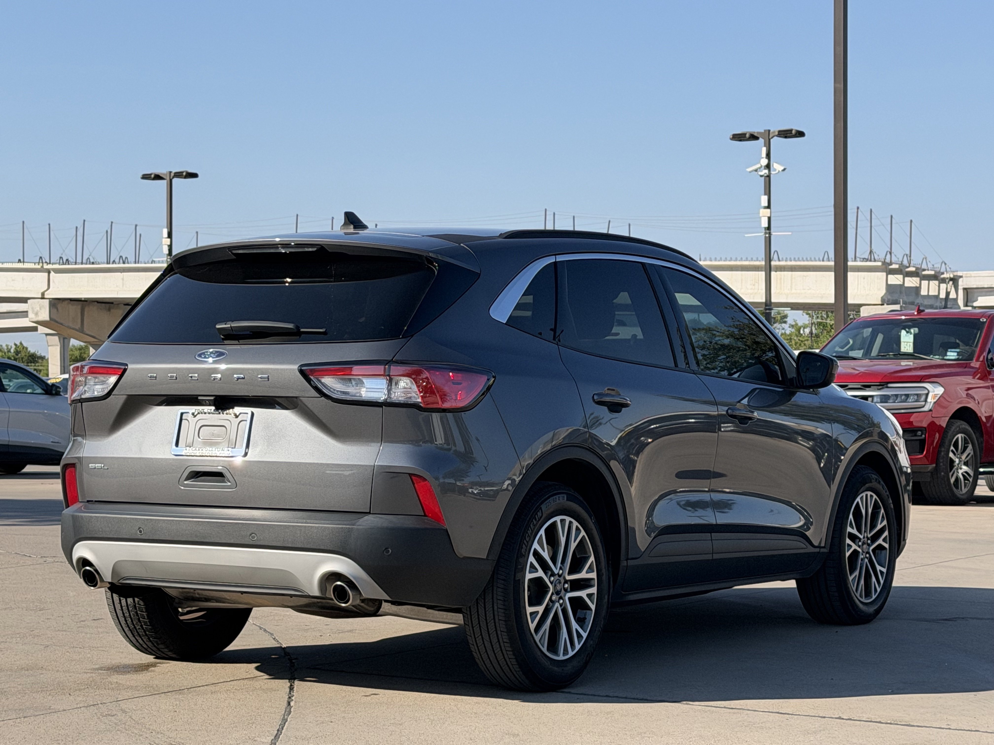 Used 2022 Ford Escape SEL w/ Technology Package FWD image 8