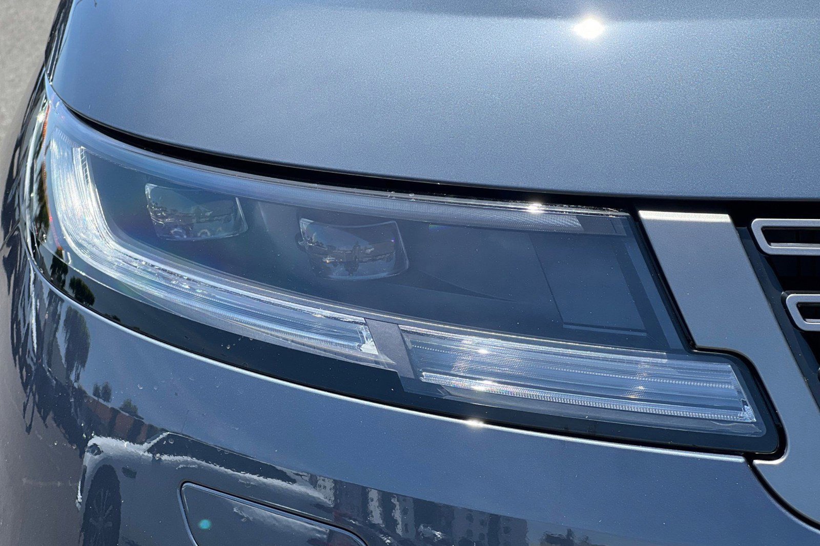 New 2026 Land Rover Range Rover Sport SE AWD/4WD image 9