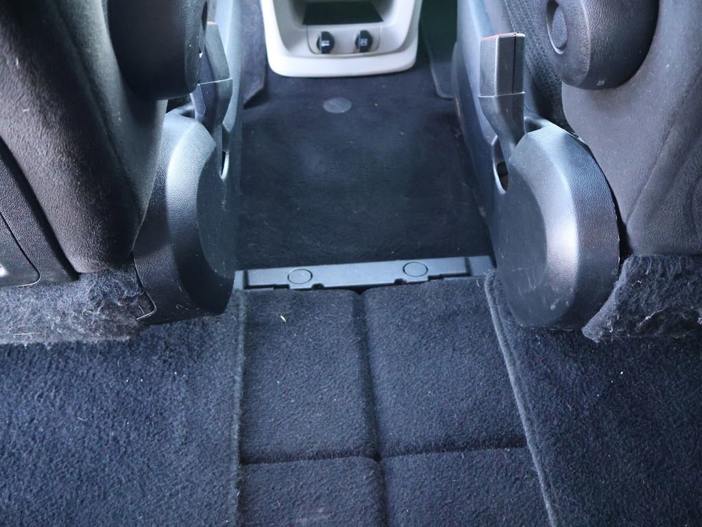 Used 2015 Dodge Grand Caravan American Value Package w/ UConnect Hands-Free Group image 23