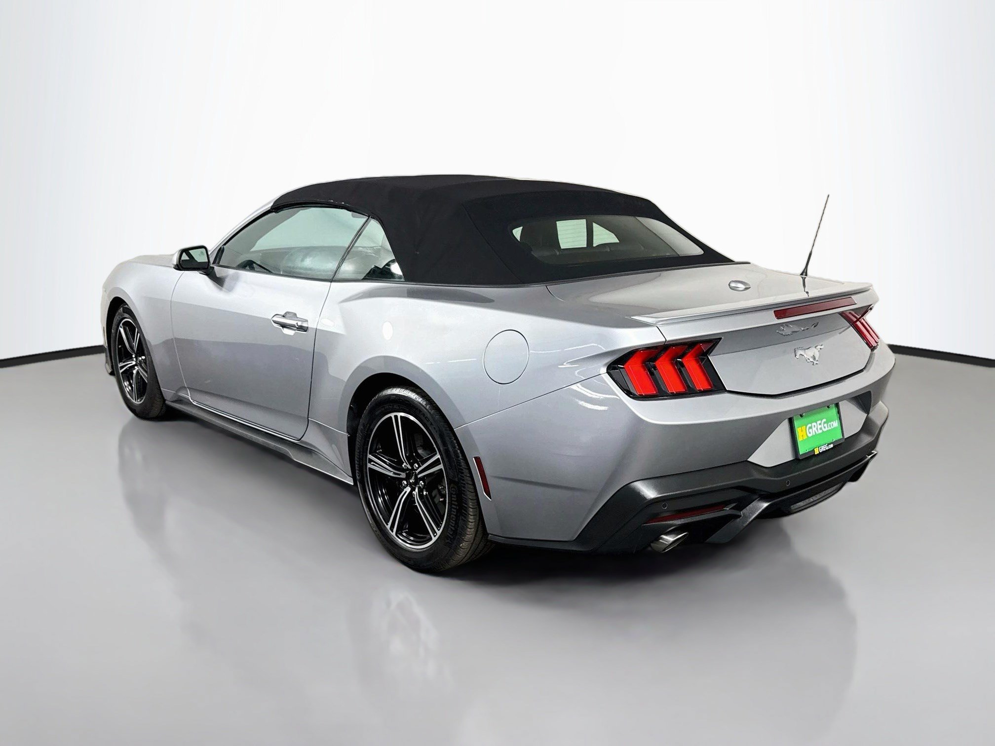 Used 2025 Ford Mustang Premium RWD image 7