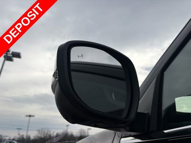 Used 2025 Ford Expedition Active image 27