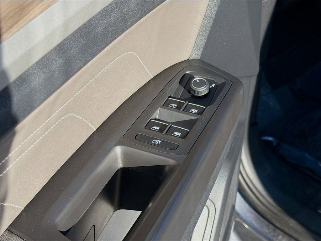 Used 2022 Volkswagen Atlas SEL AWD/4WD image 26