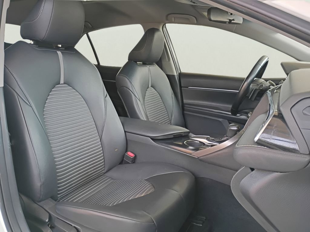 Used 2018 Toyota Camry SE FWD image 5