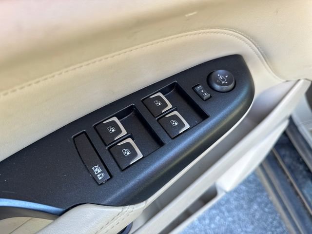 Used 2015 Cadillac SRX Luxury w/ Driver Awareness Package image 22