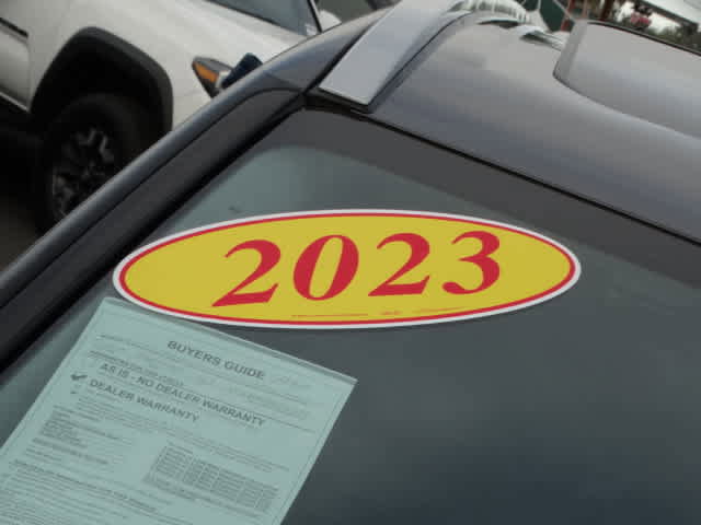 Used 2023 Toyota Highlander XLE image 6