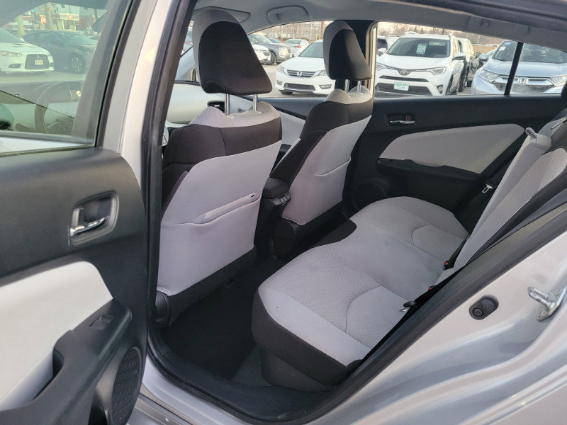 Used 2022 Toyota Prius LE FWD image 16