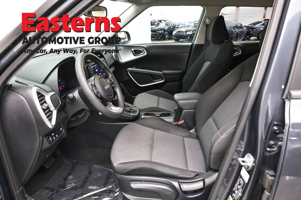 Used 2022 Kia Soul LX w/ Technology Package FWD image 14