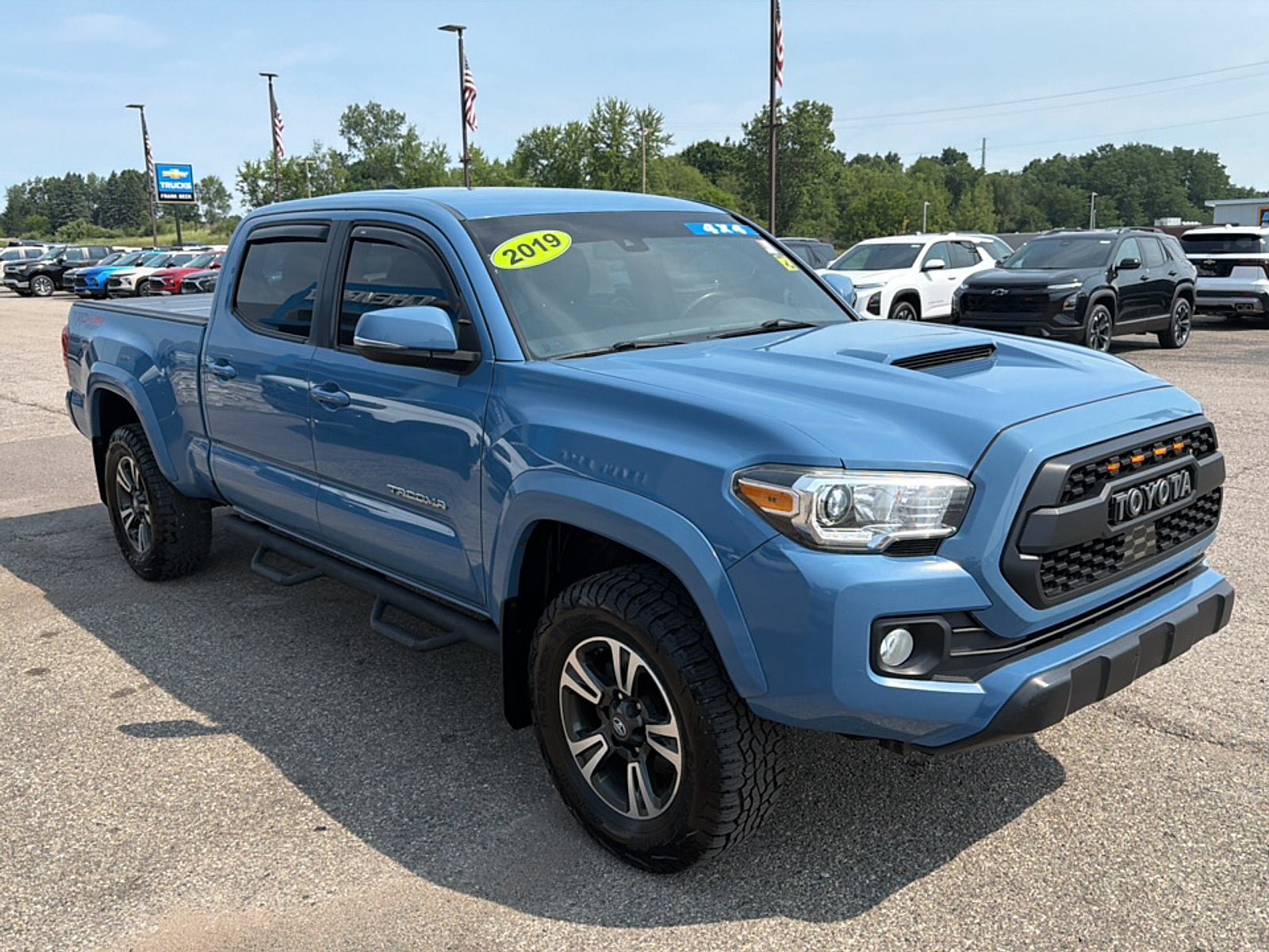 Used 2019 Toyota Tacoma SR5 AWD/4WD image 3