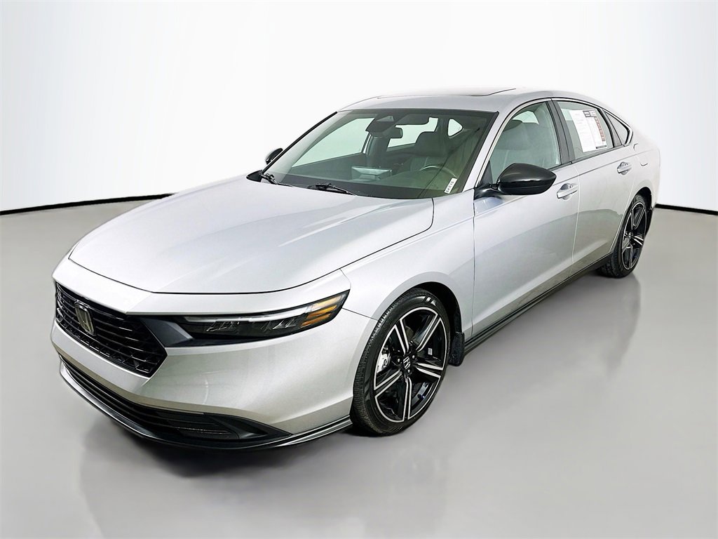 Used 2024 Honda Accord Sport image 3