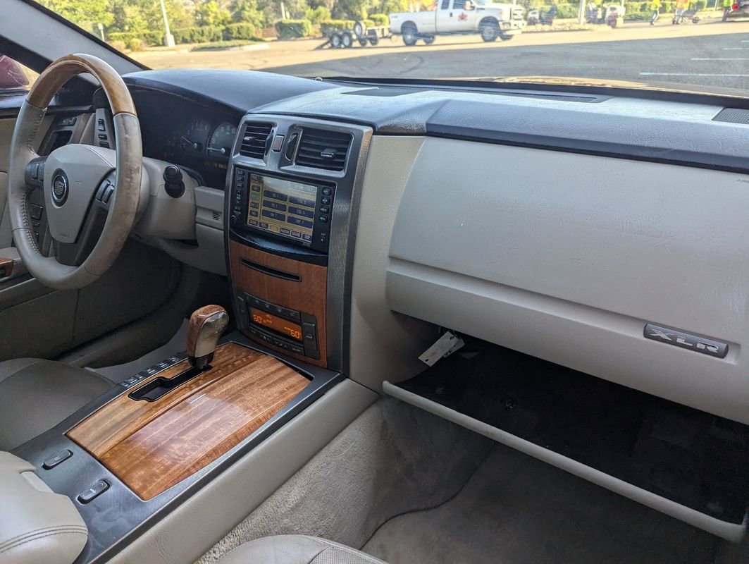 Used 2006 Cadillac XLR image 12