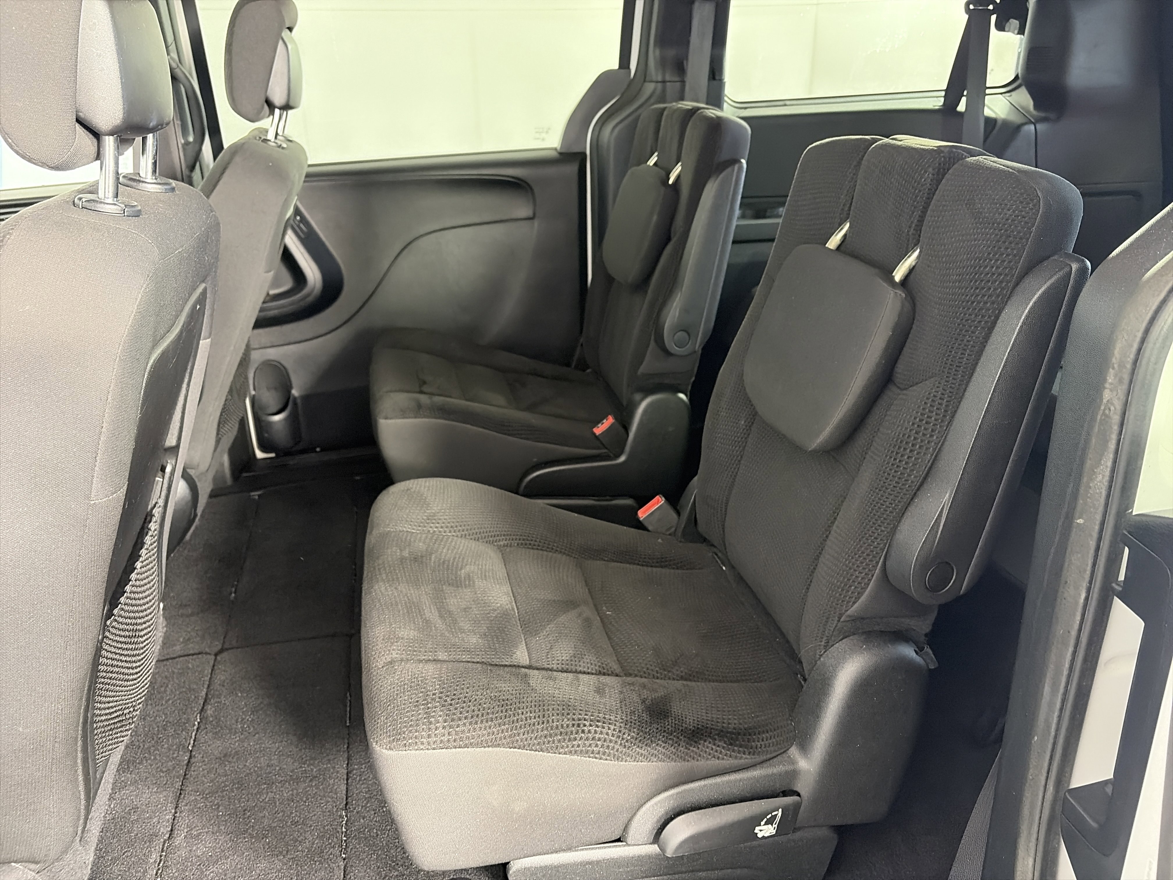 Used 2018 Dodge Grand Caravan SE image 7