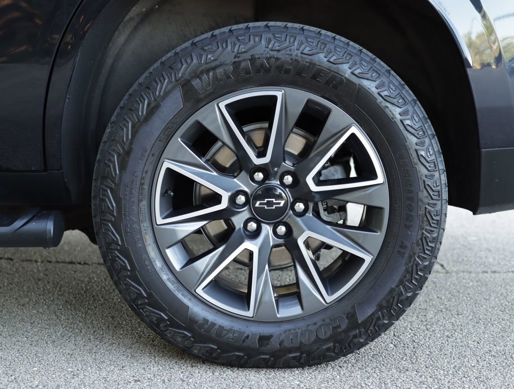 Used 2023 Chevrolet Tahoe Z71 w/ Luxury Package AWD/4WD image 44