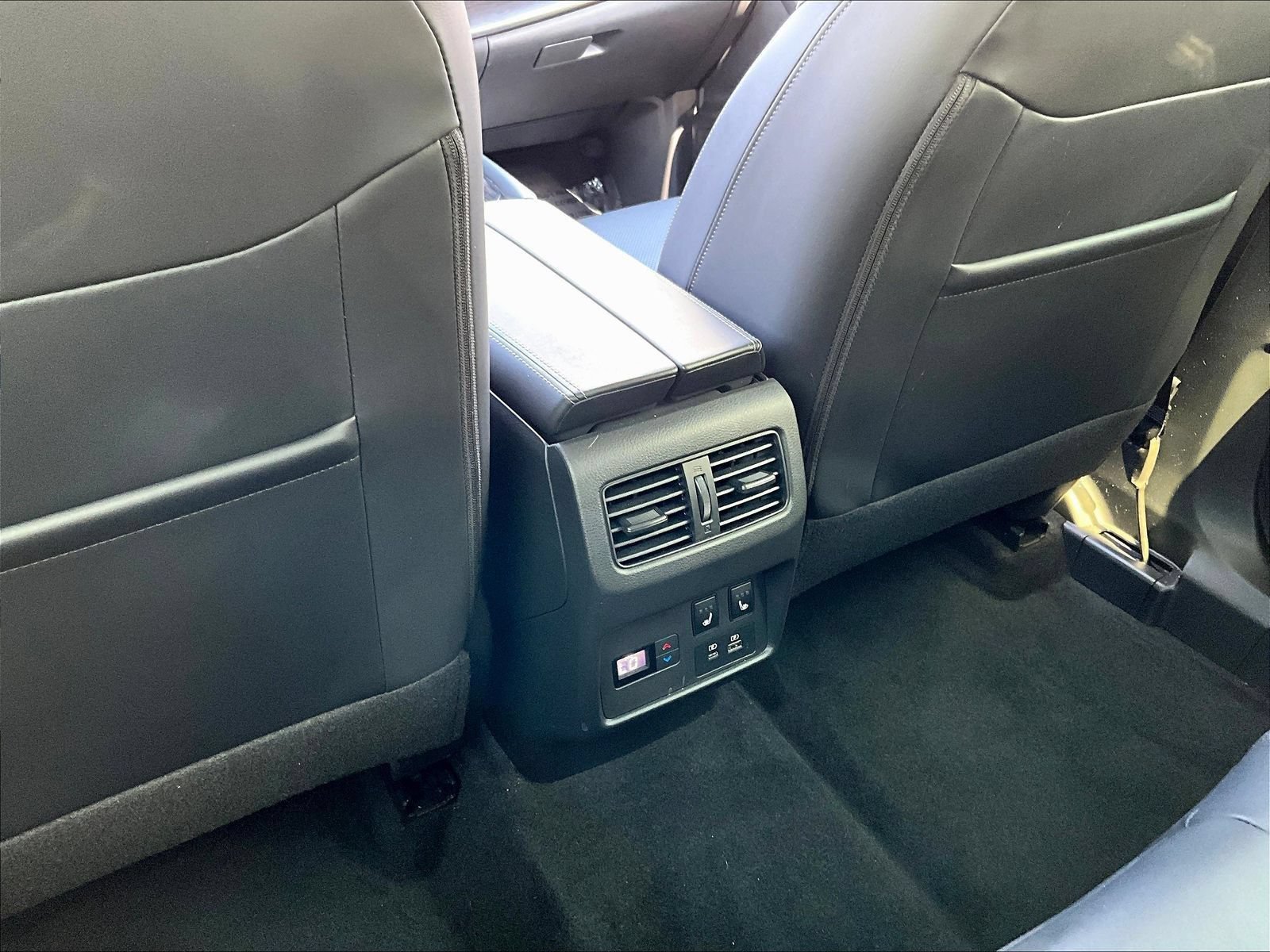 Used 2023 Nissan Rogue Platinum w/ Platinum Premium Package AWD/4WD image 13