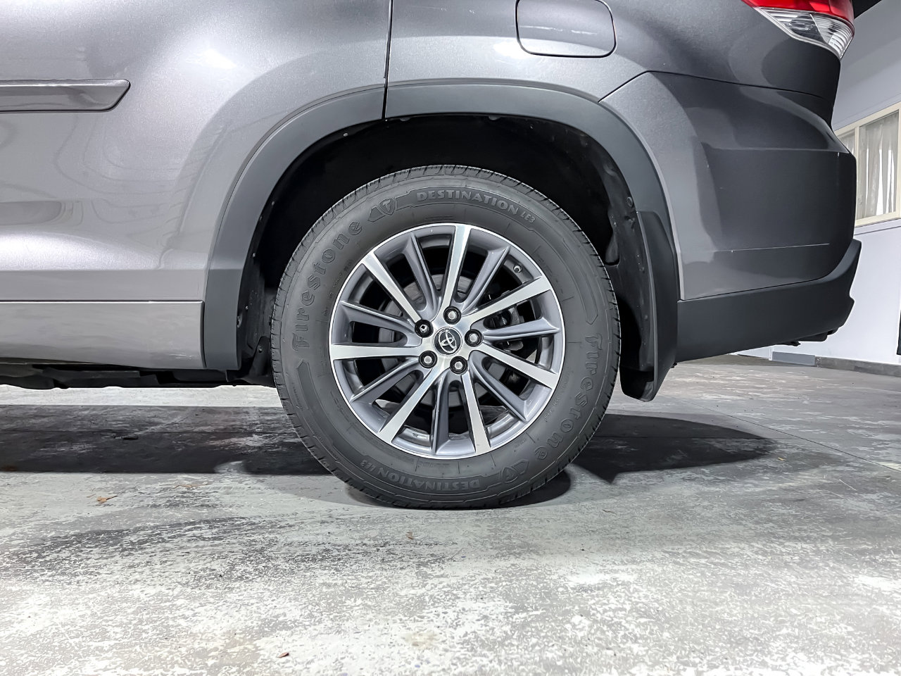 Used 2018 Toyota Highlander XLE image 11