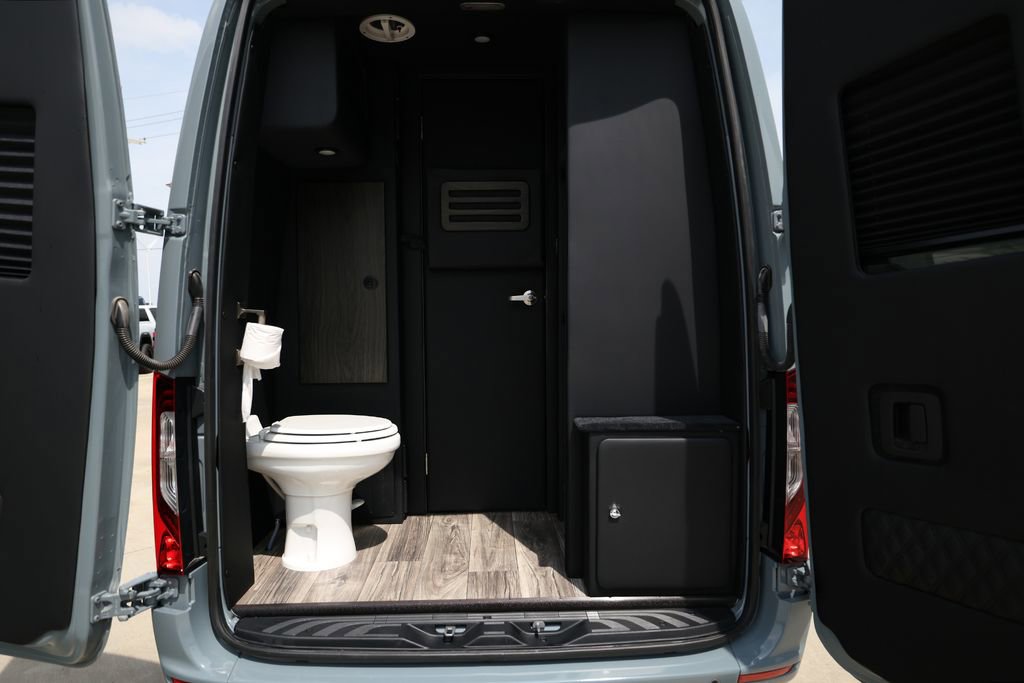 Used 2020 Mercedes-Benz Sprinter 3500 image 29