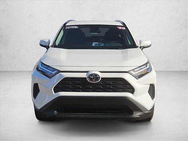 Used 2025 Toyota RAV4 XLE AWD/4WD image 2
