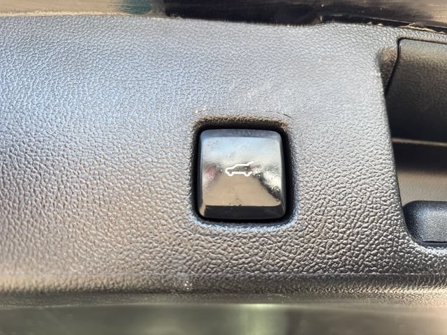 Used 2025 Ford Escape Platinum AWD/4WD image 22