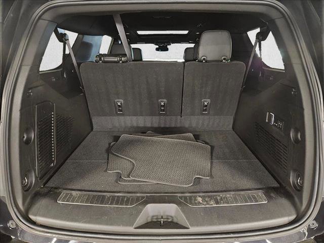 Used 2023 GMC Yukon XL Denali AWD/4WD image 6
