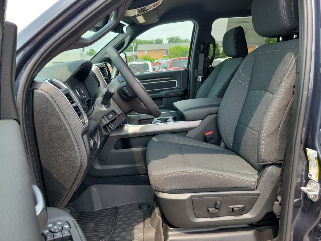 New 2026 RAM 2500 Big Horn AWD/4WD image 11