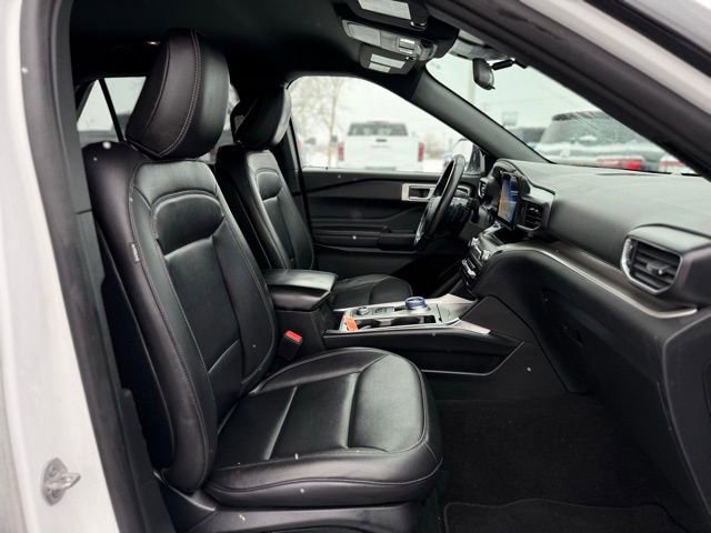 Used 2020 Ford Explorer XLT w/ Equipment Group 202A image 10