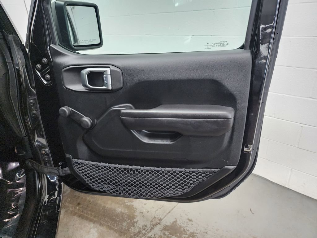 Used 2018 Jeep Wrangler Unlimited Sport image 30