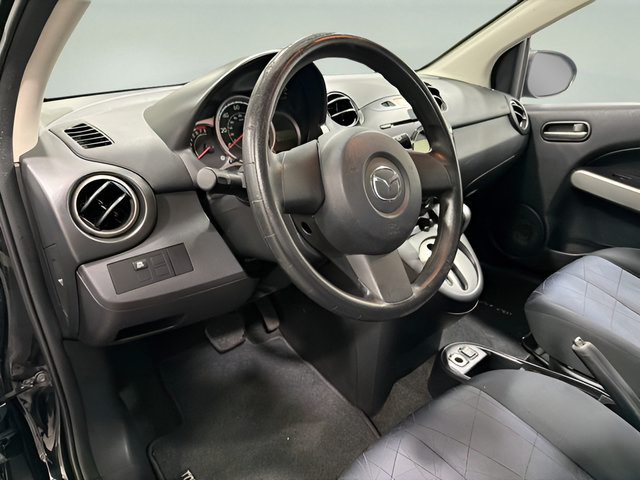 Used 2013 MAZDA MAZDA2 Sport FWD image 10