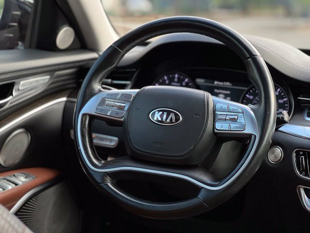 Used 2019 Kia K900 Luxury AWD/4WD image 31