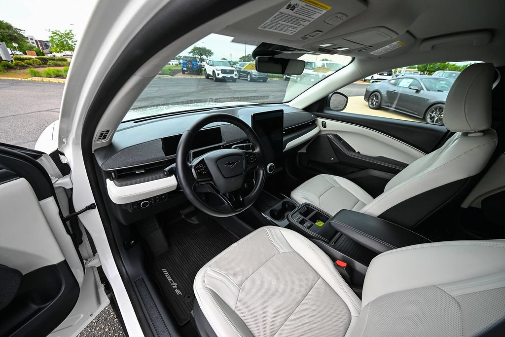 Used 2025 Ford Mustang Mach-E Premium AWD/4WD image 18