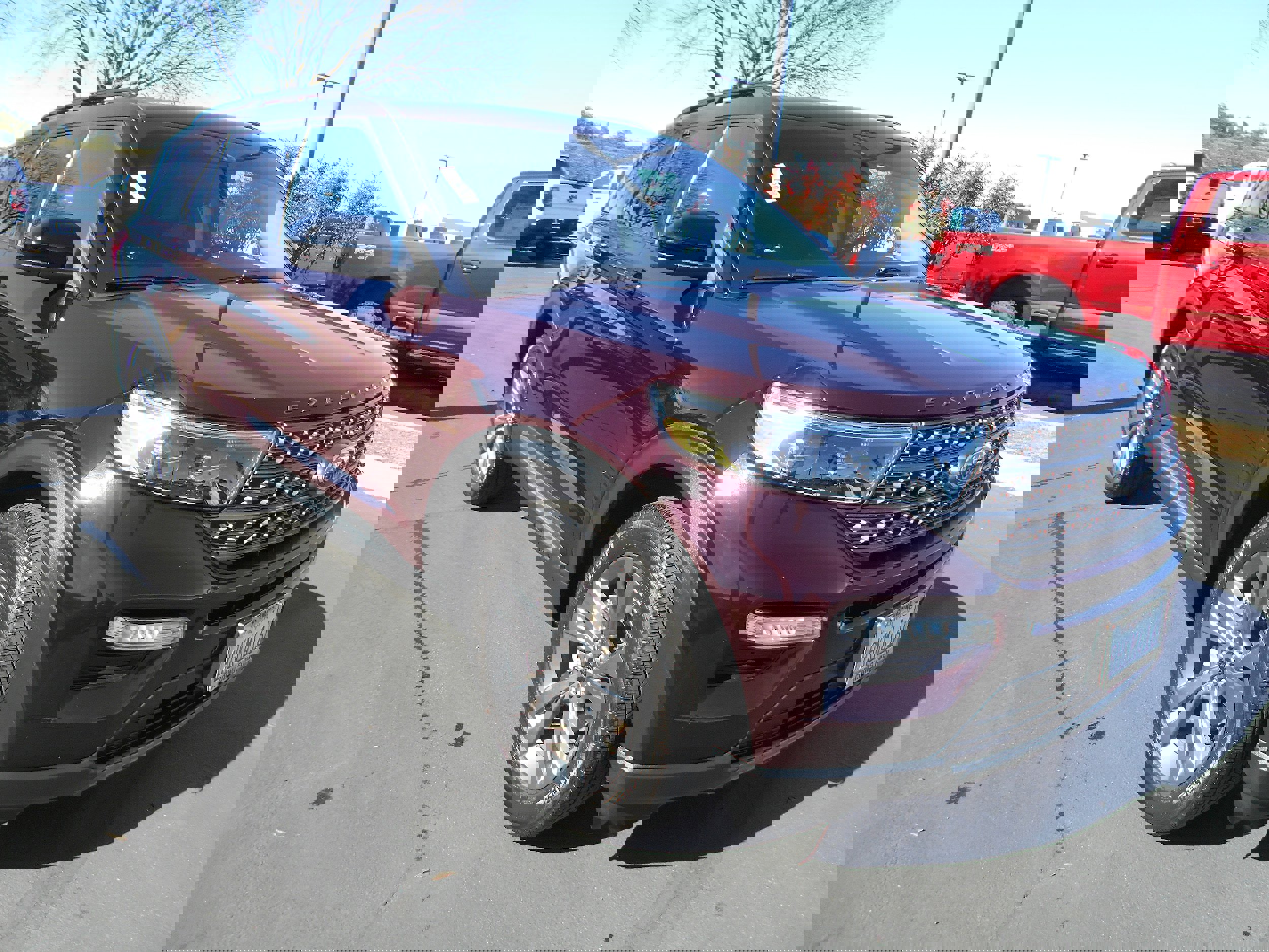 Used 2023 Ford Explorer XLT w/ Equipment Group 202A image 8