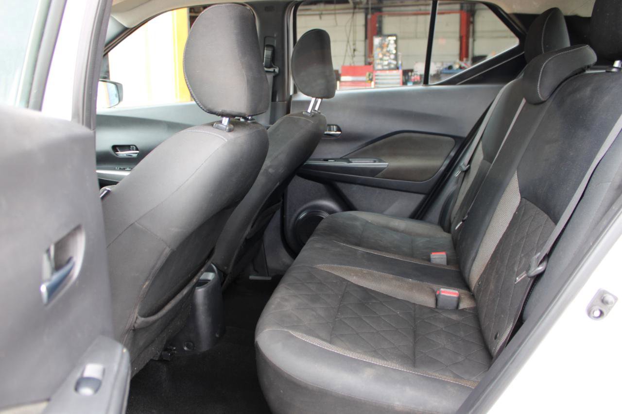 Used 2019 Nissan Kicks SV FWD image 38