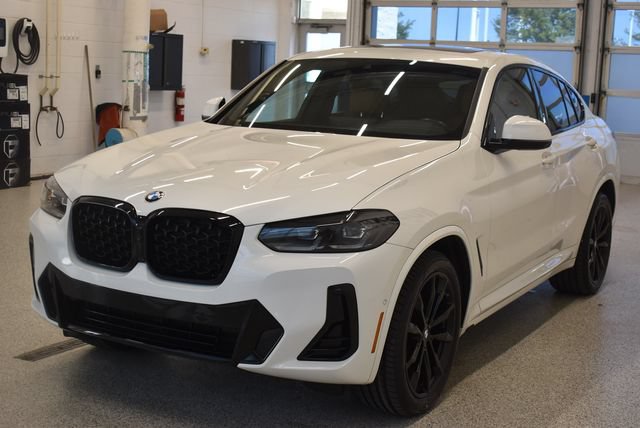 Used 2023 BMW X4 xDrive30i w/ M Sport Package AWD/4WD image 9