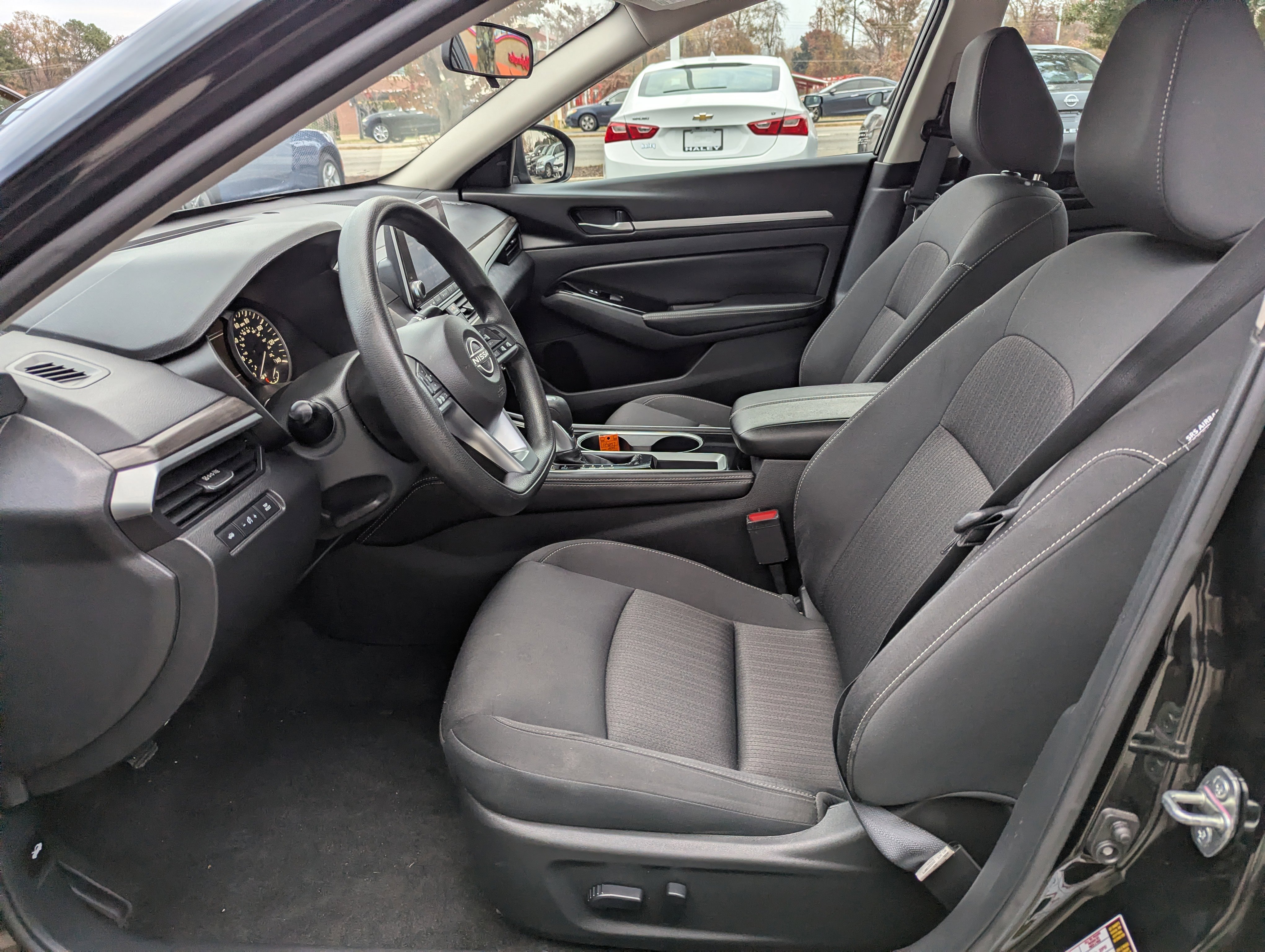 Used 2023 Nissan Altima 2.5 SV image 13