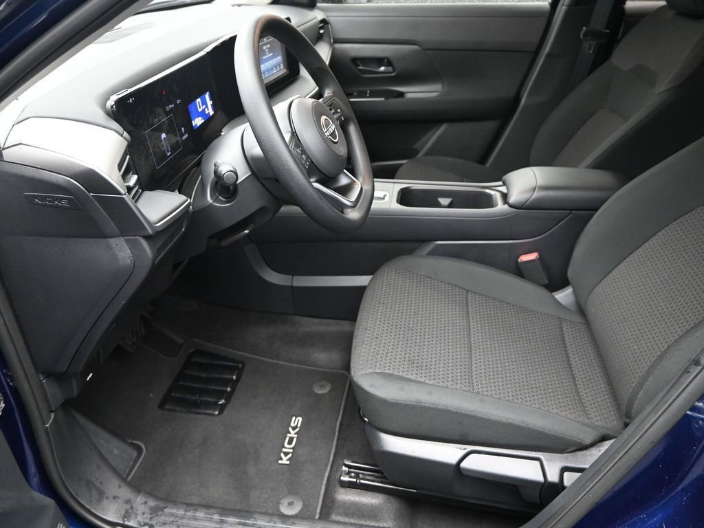 Used 2025 Nissan Kicks S image 13