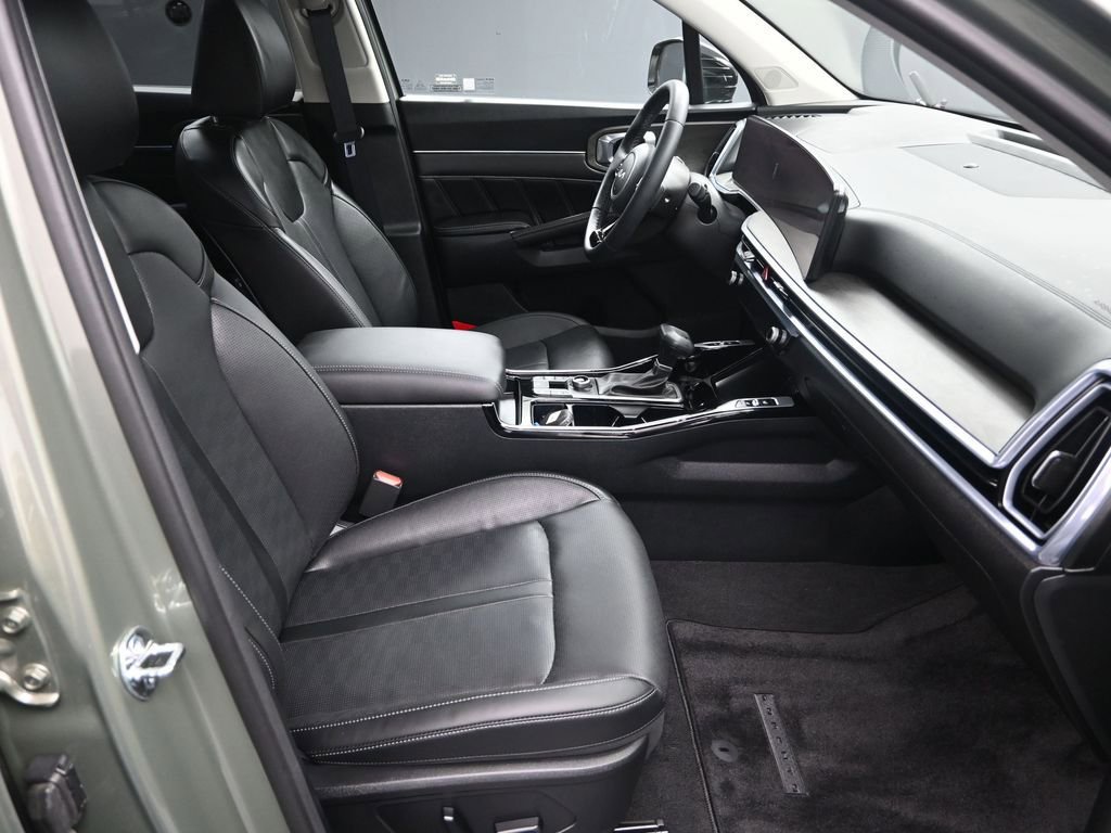 Used 2025 Kia Sorento SX AWD/4WD image 41