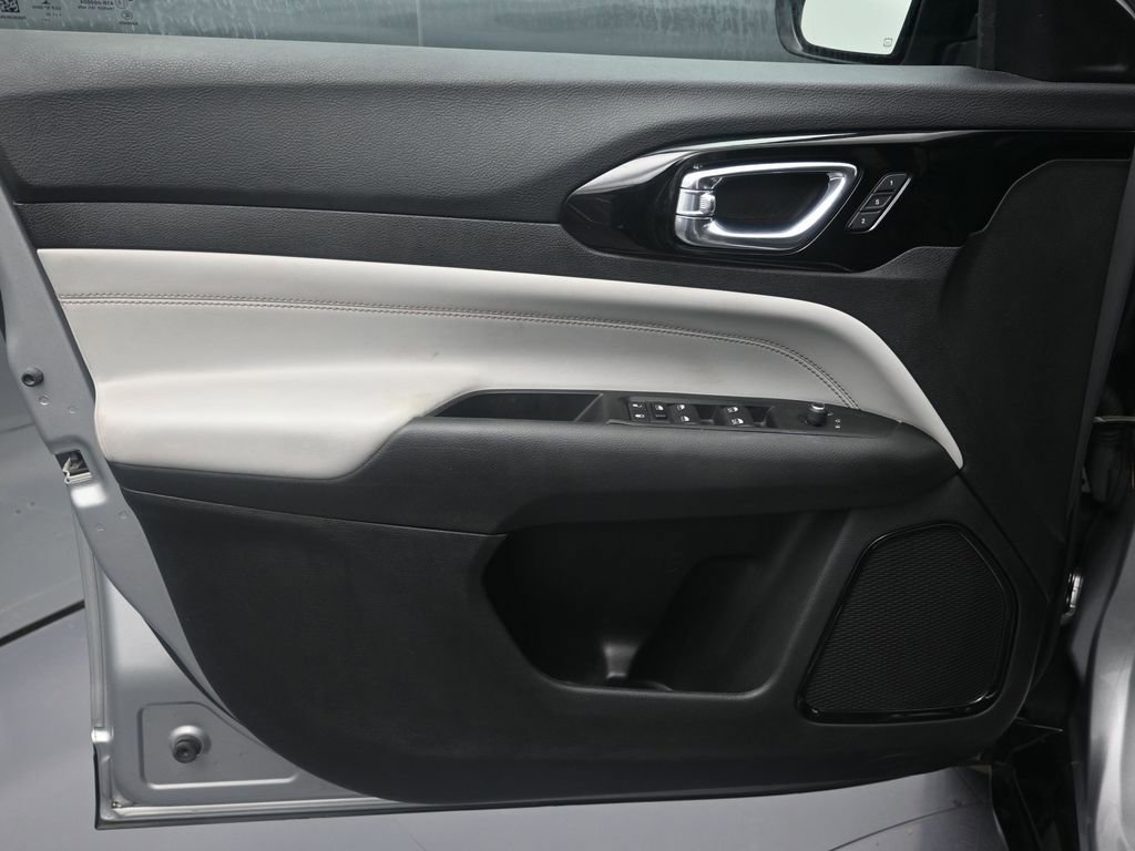 Used 2022 Jeep Compass Limited w/ Elite Group image 10