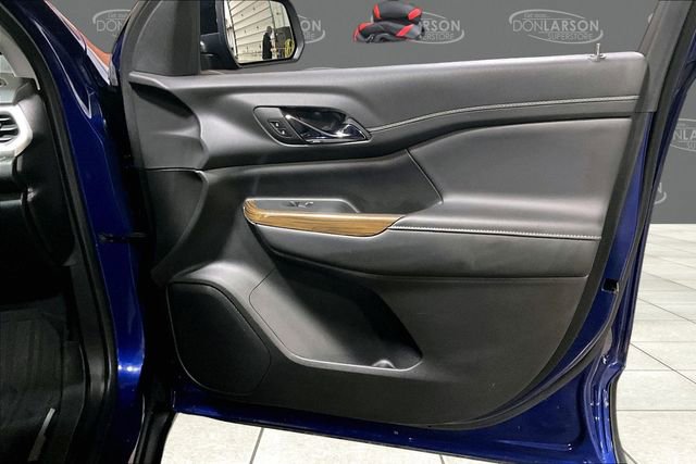 Used 2023 GMC Acadia SLE w/ Driver Convenience Package image 12