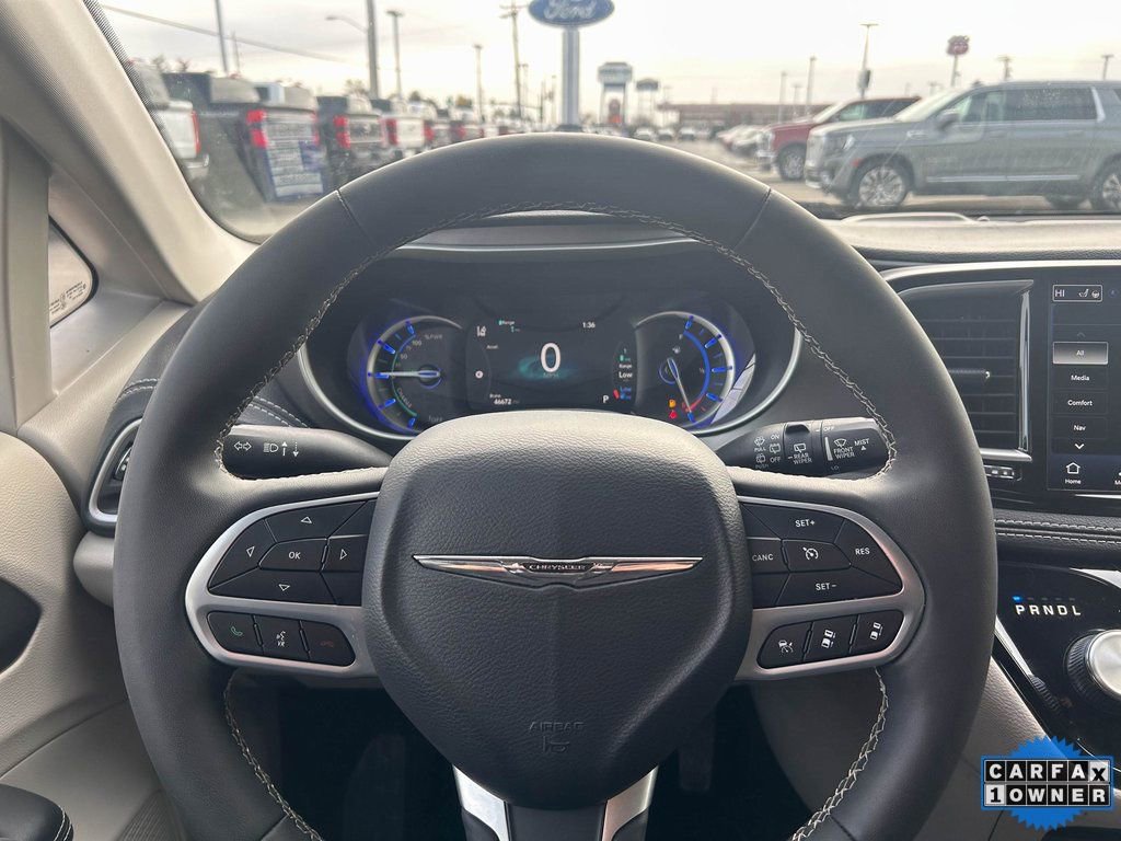 Used 2024 Chrysler Pacifica Select image 30