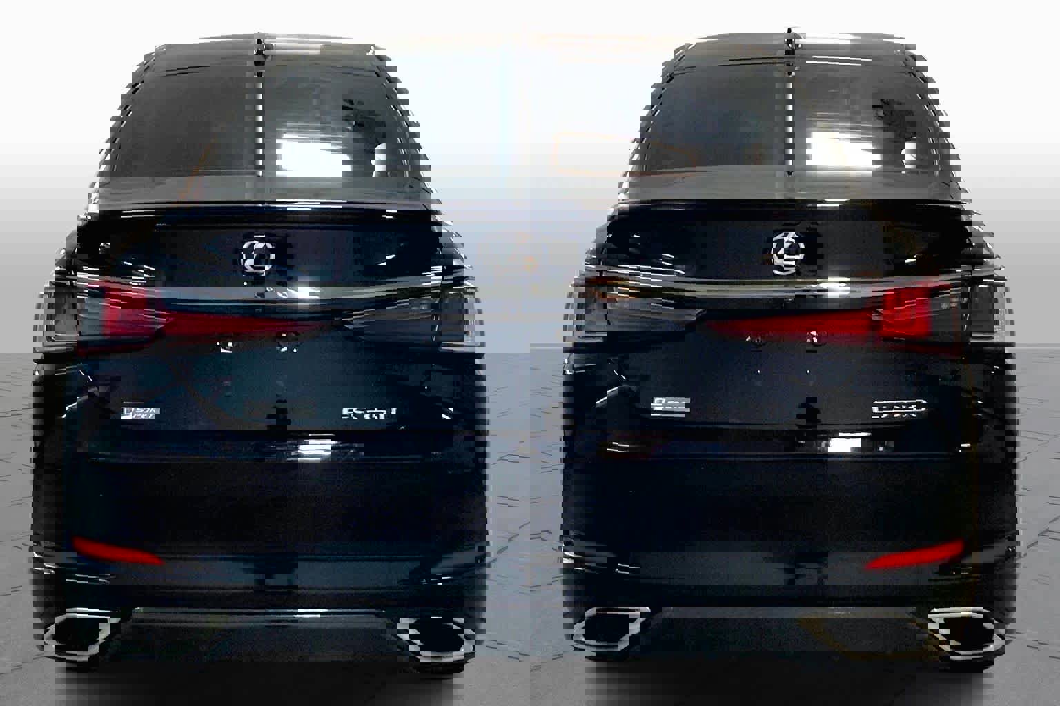 Used 2019 Lexus ES 350 F Sport w/ Accessory Package 2 image 4