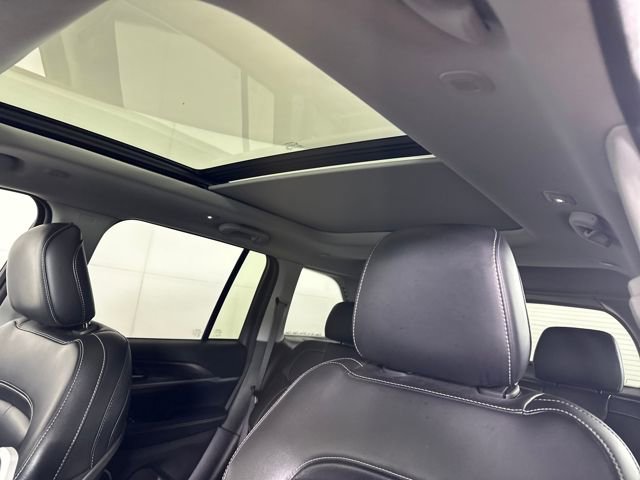 Used 2023 Jeep Grand Cherokee 4WD 4xe image 12