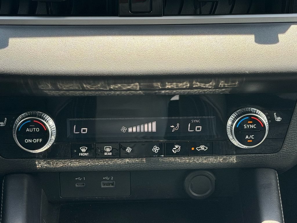 Used 2023 Mitsubishi Outlander SE FWD image 15